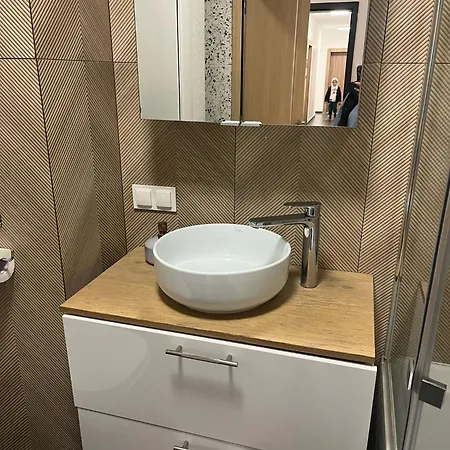 Sky Line Boarding 6 Persons 24 7 Check In *