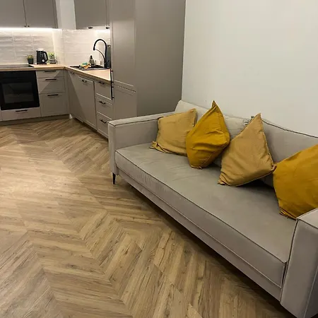 Sky Line Boarding 6 Persons 24 7 Check In 바르샤바