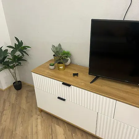 Sky Line Boarding 6 Persons 24 7 Check In * 바르샤바