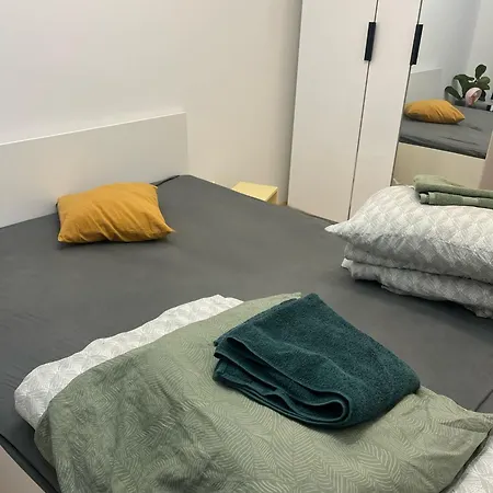 Sky Line Boarding 6 Persons 24 7 Check In 바르샤바