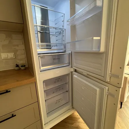 Sky Line Boarding 6 Persons 24 7 Check In *