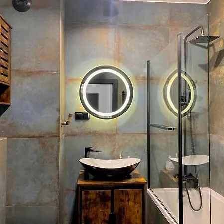 Sky Line Boarding 6 Persons 24 7 Check In * Varsavia