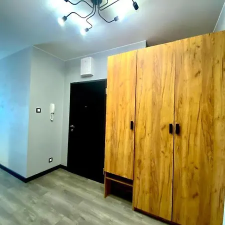 Sky Line Boarding 6 Persons 24 7 Check In Apartment Warsaw
