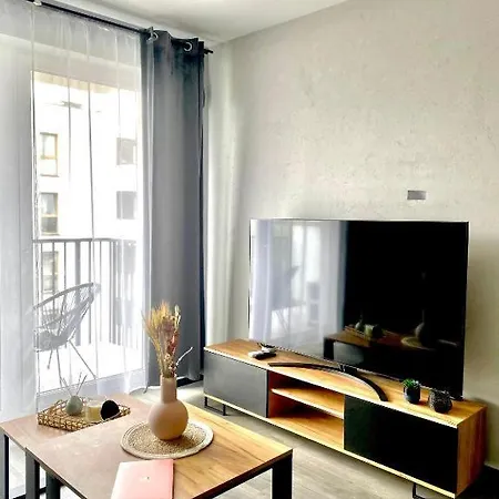 Apartment Sky Line Boarding 6 Persons 24 7 Check In