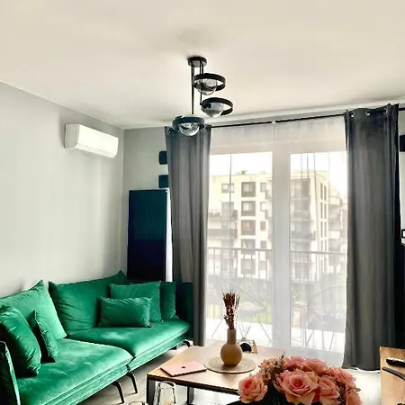 Sky Line Boarding 6 Persons 24 7 Check In Apartment Warsaw