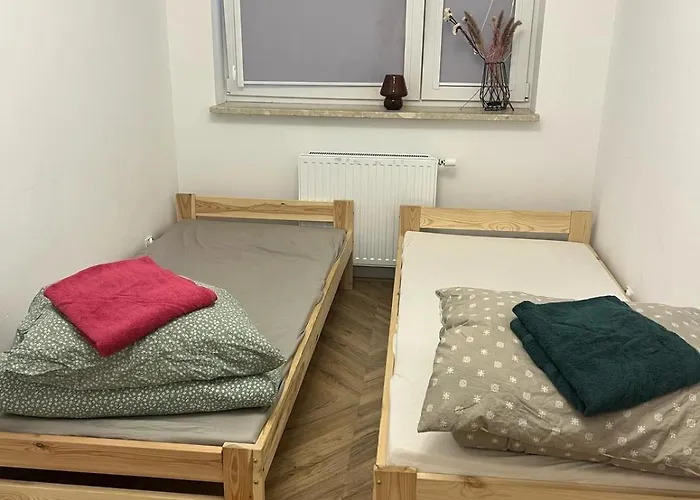 Sky Line Boarding 6 Persons 24 7 Check In *