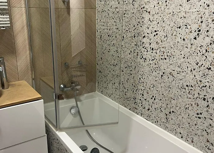 Sky Line Boarding 6 Persons 24 7 Check In