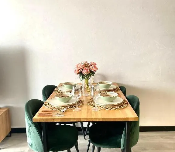 Sky Line Boarding 6 Persons 24 7 Check In Appartement Warschau