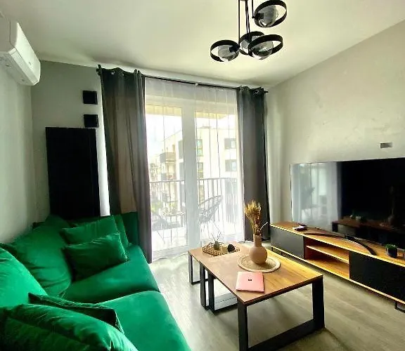 Sky Line Boarding 6 Persons 24 7 Check In Warschau