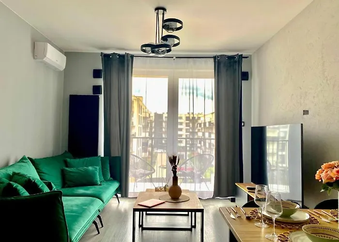 Sky Line Boarding 6 Persons 24 7 Check In Warschau