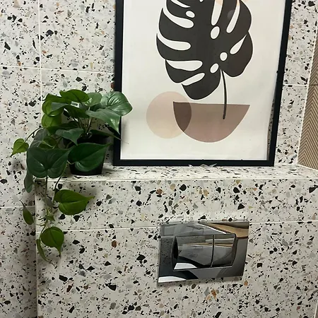 Sky Line Boarding 6 Persons 24 7 Check In 公寓