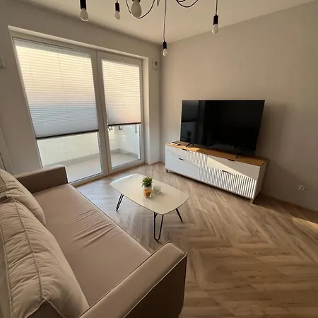 Sky Line Boarding 6 Persons 24 7 Check In